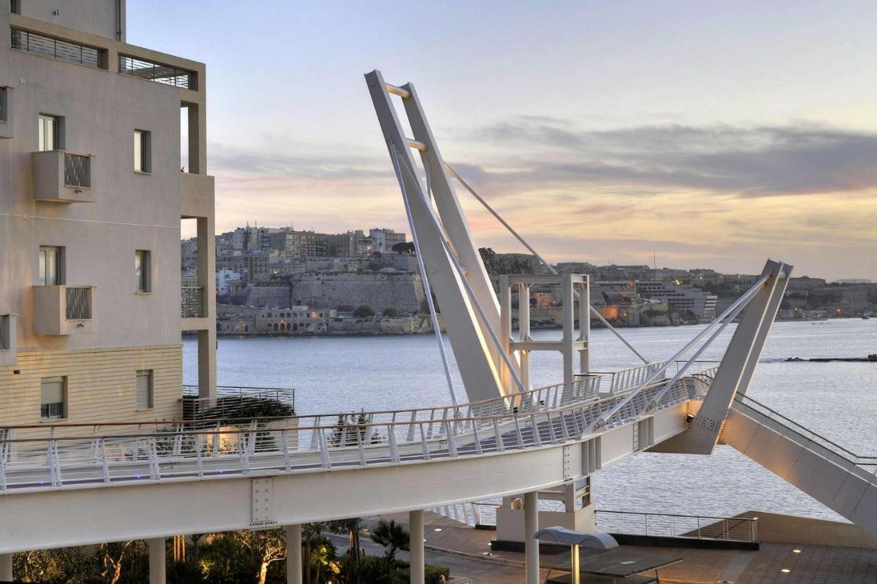 Picturesque Sliema Pad Steps From The Seafront Apartment Exterior photo